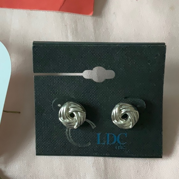 7 Pairs of Assorted Beautiful Earrings 🔥❤️🔥💕🔥💙🔥💚 - Picture 4 of 8